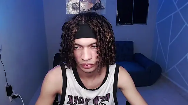 Snapshot of Axel_fox77 chatting on July 22, 2026, 1:18 am Axel fox77 online show from July 22, 2026, 1:18 am