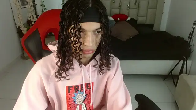 Snapshot of Axel_fox77 chatting on May 5, 2026, 12:35 am Axel fox77 online show from May 5, 2026, 12:35 am