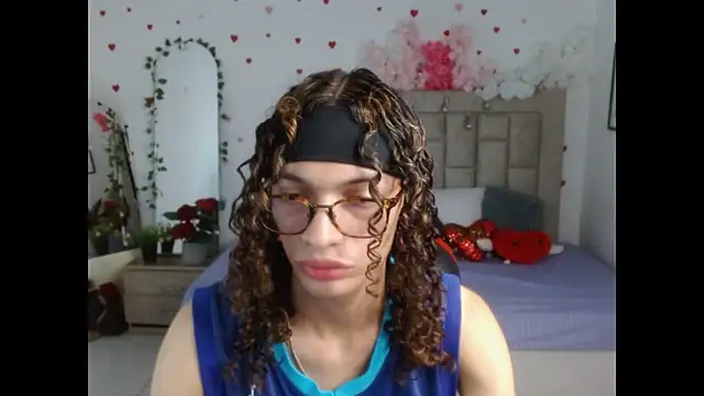 Snapshot of Axel_fox77 chatting on June 15, 2026, 12:44 am Axel fox77 online show from June 15, 2026, 12:44 am