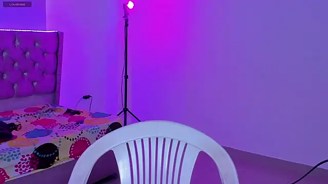 Snapshot of kitty_violet11 chatting on February 15, 2026, 9:25 pm kitty violet11 online show from February 15, 2026, 9:25 pm