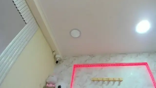 KimiNaru online show from April 17, 2026, 4:04 am