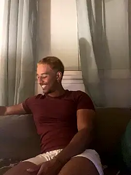 Snapshot of Axel_black10 chatting on January 15, 2026, 4:32 pm Axel black10 online show from January 15, 2026, 4:32 pm