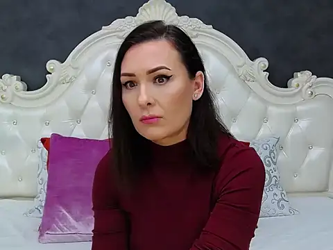 Snapshot of VeraNoir chatting on February 12, 2026, 12:38 pm VeraNoir online show from February 12, 2026, 12:38 pm