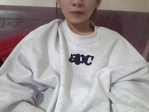 Snapshot of berry_alma06 chatting on February 15, 2026, 3:00 pm berry alma06 online show from February 15, 2026, 3:00 pm