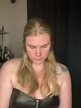 SexyBlondJoanna online show from February 10, 2026, 7:35 pm