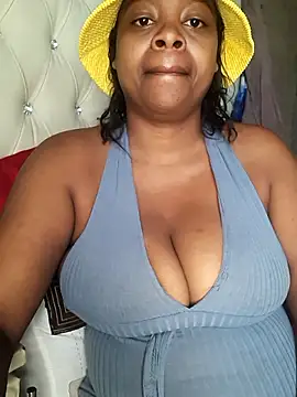 bigboobylicious online show from April 7, 2026, 7:21 am