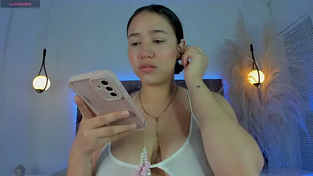 Snapshot of emily_nova_ chatting on June 20, 2026, 11:48 am emily nova online show from June 20, 2026, 11:48 am