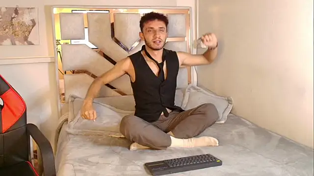 Snapshot of Curlystartt chatting on January 15, 2026, 1:25 pm Curlystartt online show from January 15, 2026, 1:25 pm