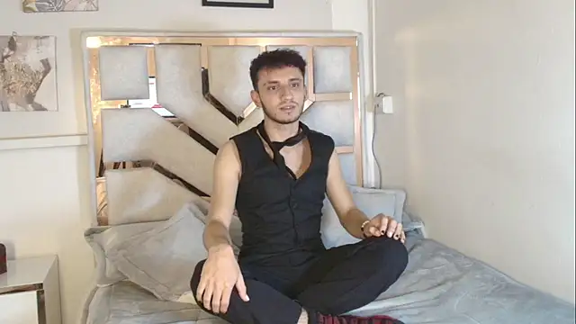 Snapshot of Curlystartt chatting on January 13, 2026, 1:15 pm Curlystartt online show from January 13, 2026, 1:15 pm