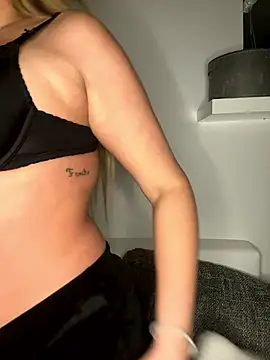 Snapshot of Liana-1 chatting on January 10, 2026, 6:36 pm Liana-1 online show from January 10, 2026, 6:36 pm