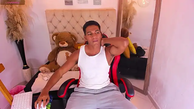 Snapshot of noah_sthone chatting on January 19, 2026, 3:21 am noah sthone online show from January 19, 2026, 3:21 am