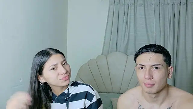 Snapshot of ScarlettAndLucas chatting on June 18, 2026, 10:20 am ScarlettAndLucas online show from June 18, 2026, 10:20 am