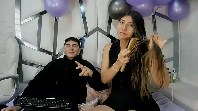 Snapshot of ScarlettAndLucas chatting on February 3, 2026, 1:05 pm ScarlettAndLucas online show from February 3, 2026, 1:05 pm