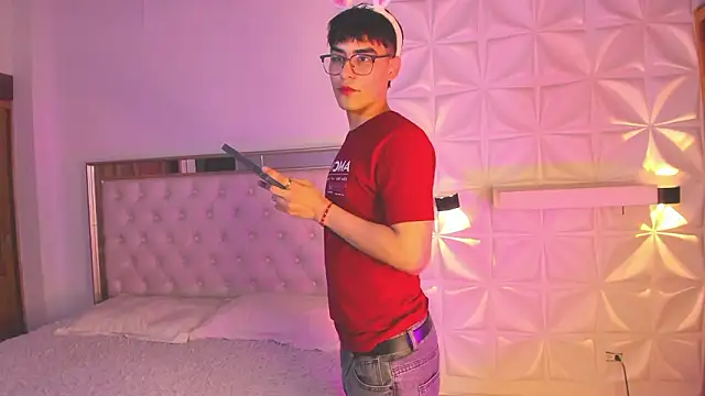 IamJuanJoc online show from February 4, 2026, 3:23 am