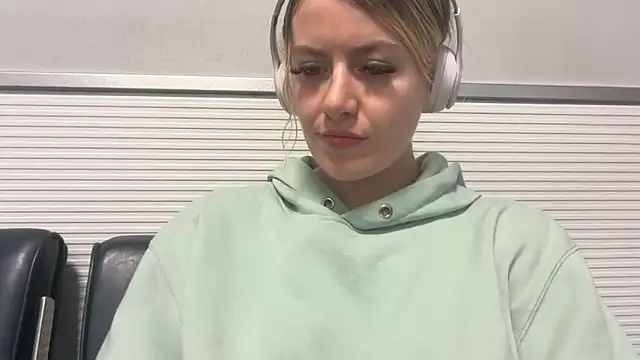 blondebunny999 999 online show from March 20, 2026, 11:06 pm