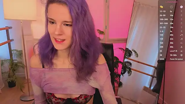 AuraLaunni online show from February 15, 2026, 7:09 am