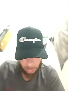 Snapshot of Olhoosclaros chatting on January 13, 2026, 12:47 am Olhoosclaros online show from January 13, 2026, 12:47 am