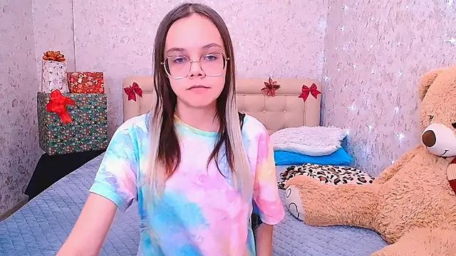 Snapshot of LolliStrawberry chatting on January 15, 2026, 1:36 pm LolliStrawberry online show from January 15, 2026, 1:36 pm