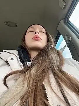 LeiaMood online show from March 7, 2026, 4:52 am