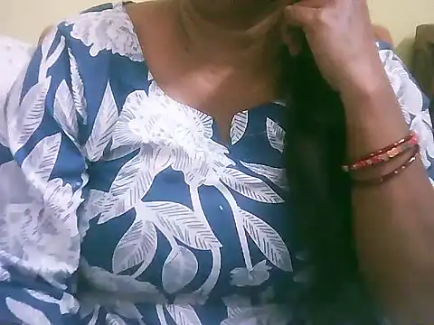 Snapshot of mohini_bhabhi chatting on May 3, 2026, 7:46 am mohini bhabhi online show from May 3, 2026, 7:46 am