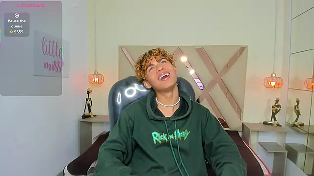 Anyelo Twink online show from April 18, 2026, 4:26 am