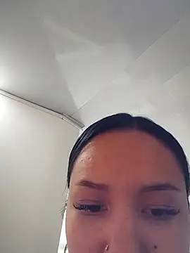 soffi joness23 online show from April 14, 2026, 5:18 pm