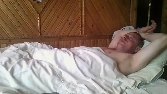 Snapshot of Ivan9iutt chatting on June 14, 2026, 6:14 am Ivan9iutt online show from June 14, 2026, 6:14 am