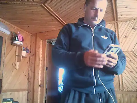 Ivan9iutt online show from April 24, 2026, 12:51 pm