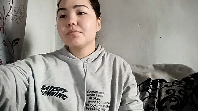 MollyAsian online show from February 3, 2026, 4:21 am