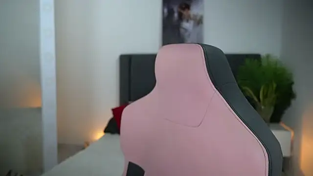 Snapshot of goldenatlasX chatting on February 14, 2026, 6:08 pm goldenatlasX online show from February 14, 2026, 6:08 pm