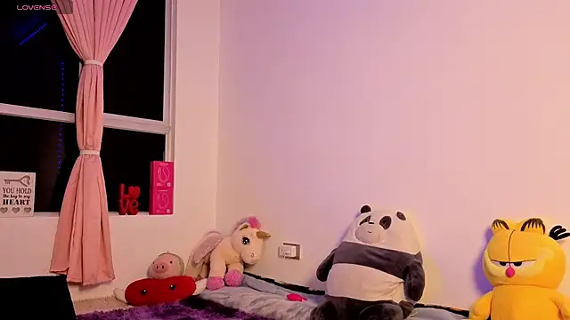 Maiky Cooper01 online show from April 13, 2026, 4:27 am