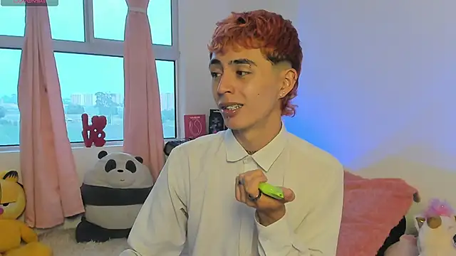 Maiky Cooper01 online show from March 5, 2026, 6:59 pm