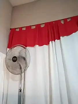 Juguetonafogosa5 online show from March 22, 2026, 5:10 am