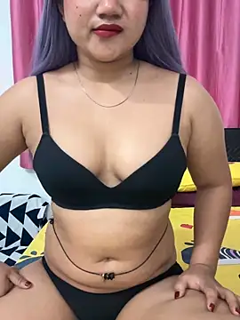 Snapshot of Rubydesire chatting on May 13, 2026, 7:54 pm Rubydesire online show from May 13, 2026, 7:54 pm