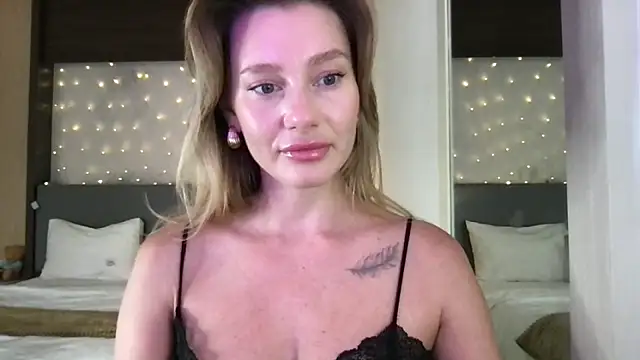 Snapshot of Stella_muse chatting on May 4, 2026, 5:55 am Stella muse online show from May 4, 2026, 5:55 am