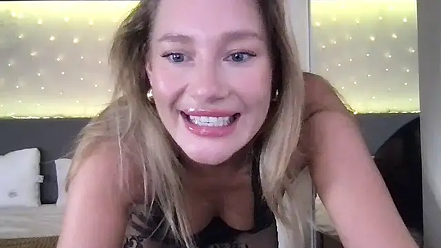 Snapshot of Stella_muse chatting on March 28, 2026, 3:07 am Stella muse online show from March 28, 2026, 3:07 am
