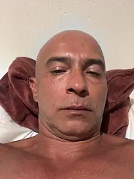 Snapshot of dogfrota chatting on February 21, 2026, 3:41 am dogfrota online show from February 21, 2026, 3:41 am