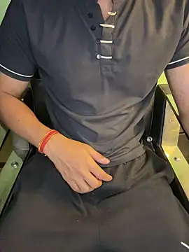 urfuckbunny online show from April 15, 2026, 6:01 pm