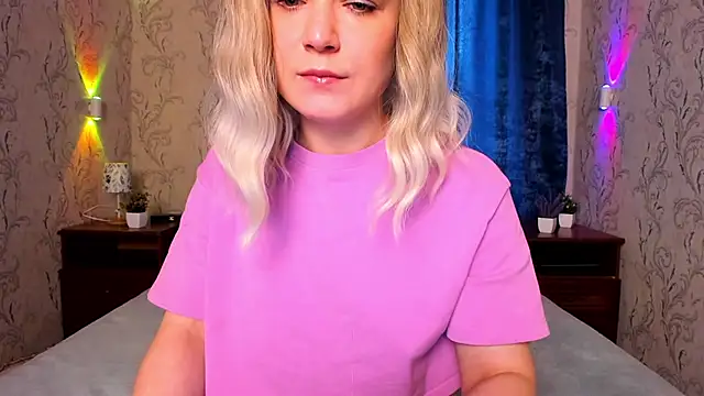 JessicaBeverly  online show from June 17, 2026, 1:43 pm