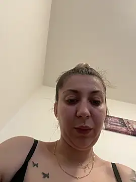 dalia0710 online show from March 23, 2026, 1:33 pm