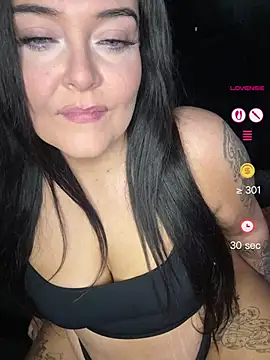 Miss CurvesXXX online show from June 9, 2026, 10:33 pm