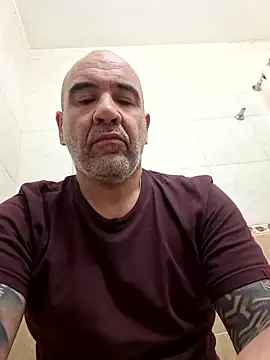 Snapshot of epela15 chatting on January 11, 2026, 9:44 pm epela15 online show from January 11, 2026, 9:44 pm