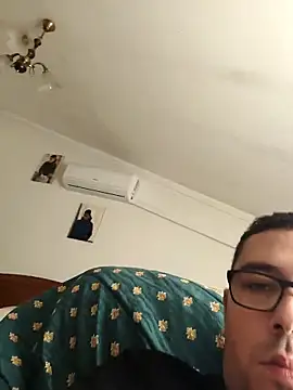 Snapshot of Vieirapauduro69 chatting on February 23, 2026, 2:39 pm Vieirapauduro69 online show from February 23, 2026, 2:39 pm