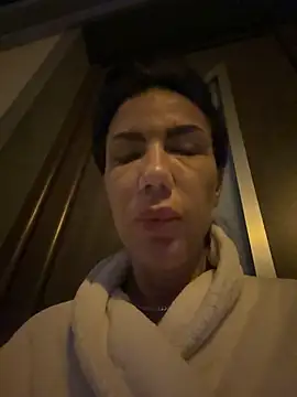 Missolevelvet online show from February 11, 2026, 1:49 am