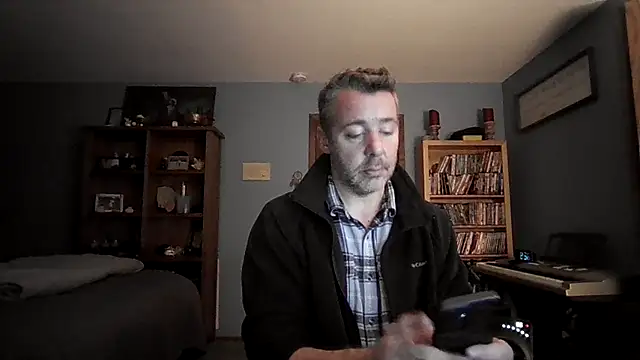 chrisw8140 online show from February 22, 2026, 2:36 am