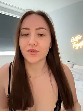MissExoticKitty online show from April 5, 2026, 2:35 pm