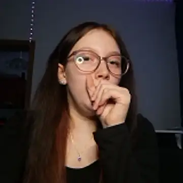 Snapshot of YoungLisaa18 chatting on January 13, 2026, 3:05 pm YoungLisaa18 online show from January 13, 2026, 3:05 pm