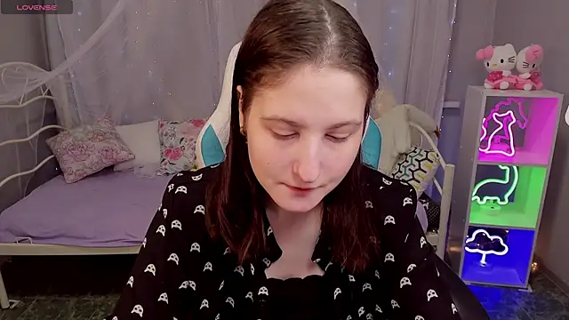 KiraDuvall online show from January 13, 2026, 4:55 pm