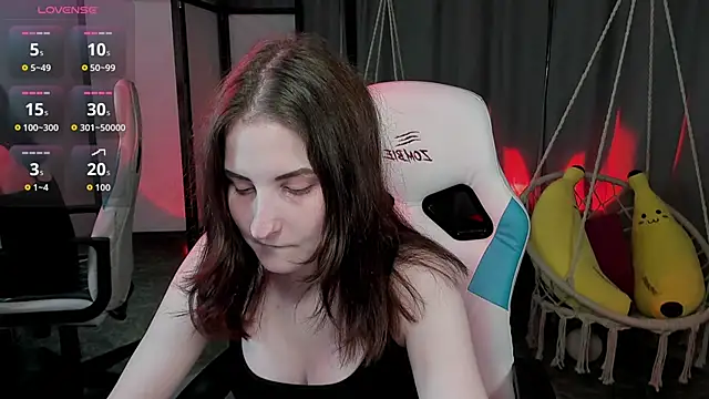 KiraDuvall online show from April 6, 2026, 6:20 pm