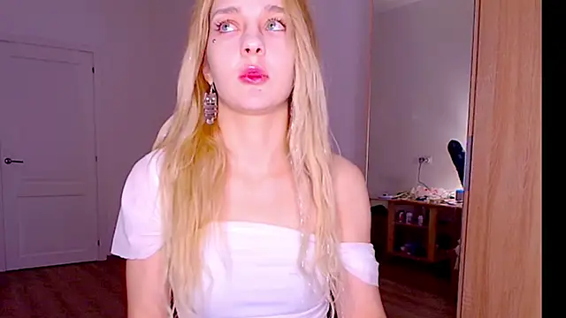 sailormoon666  online show from January 16, 2026, 10:25 pm